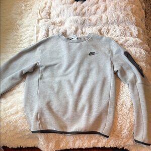 Nike Men's Gray Sweater